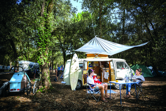 Voyager en van vs camping-car : comment choisir ?