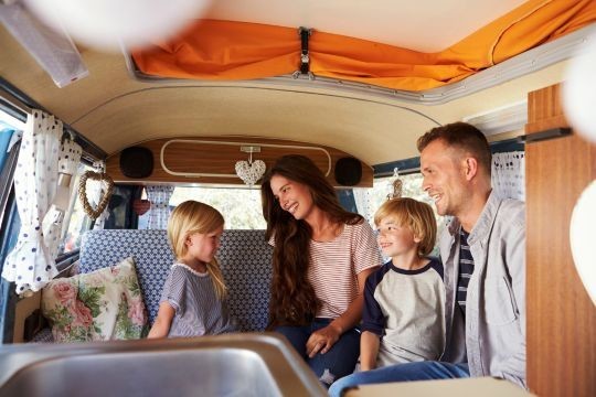 Jeux de route pour petits et grands, nos idées ludiques pour pimenter votre voyage en van