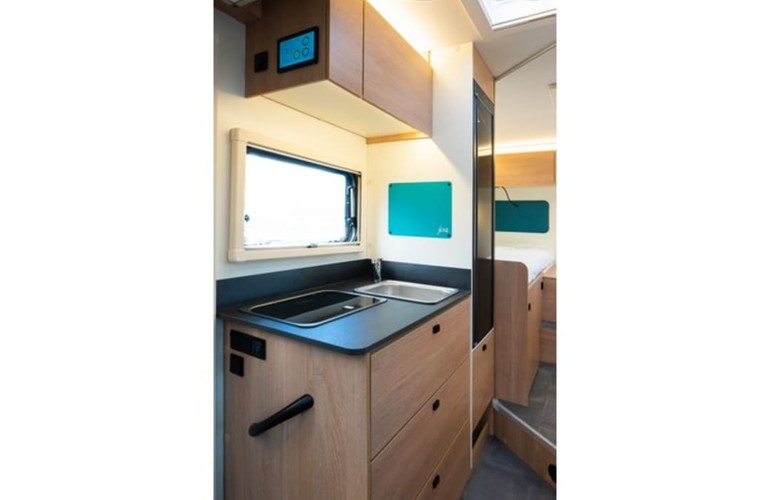 Classic Class B - 4 berth - Twin beds Photo 8