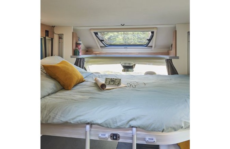 Classic Class B - 5 berth - Twin beds Photo 10