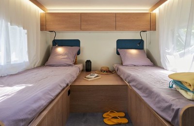 Classic Class B - 4 berth - Twin beds Photo 9