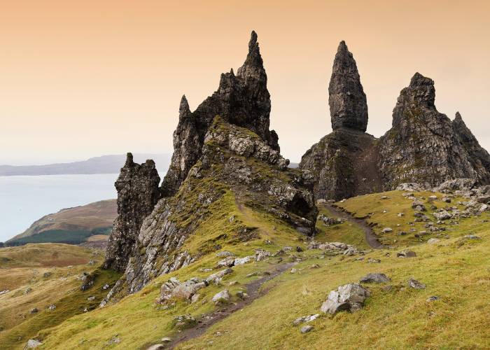 Rochers majestueux du Old Man of Storr sur l'île de Skye en Écosse