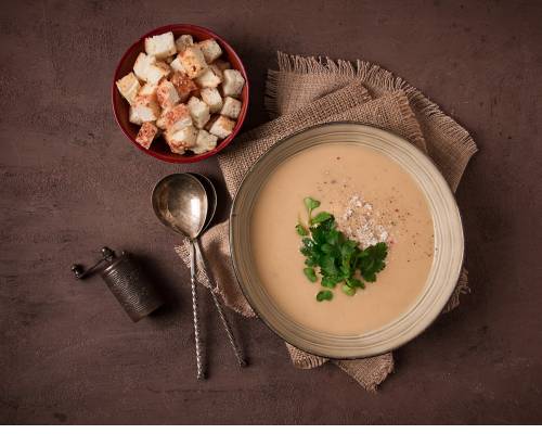 Recette de soupe réconfortante pour les soirées fraîches par Avis explore